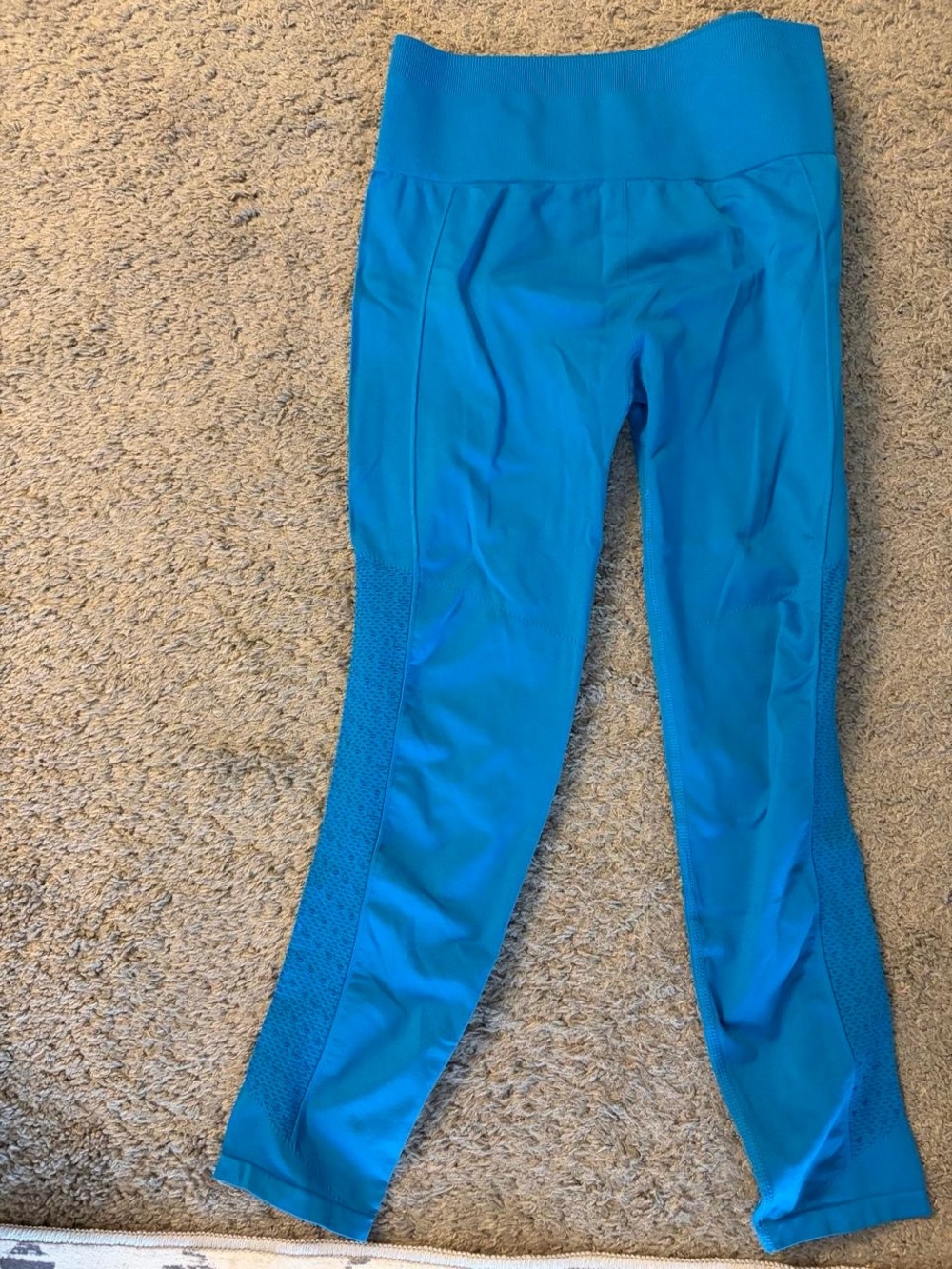 Fabletics Bright Blue Racerback Sports Set - Picture 4 of 4